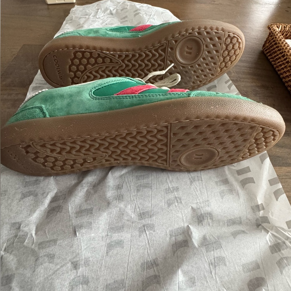 Coolway Vibrant Green and Coral Sneakers Size 41/10 NWT - Picture 8 of 12